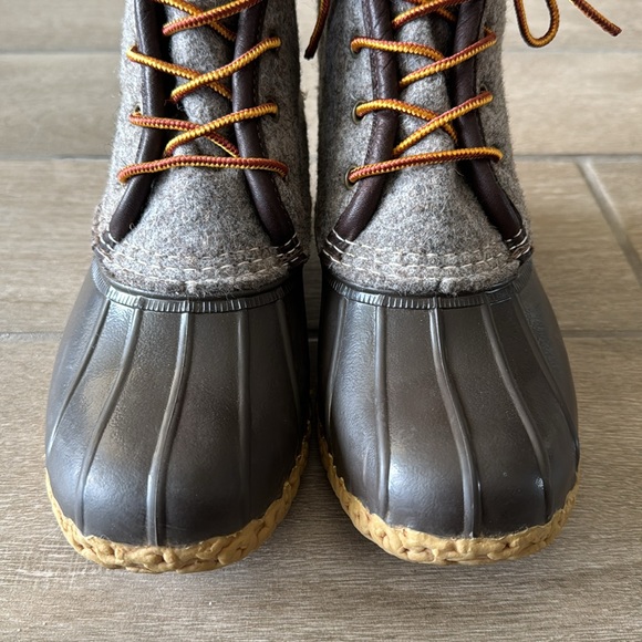 L.L. Bean Brown Grey Wool Felt Bean Boots Size: 6 - Picture 2 of 13